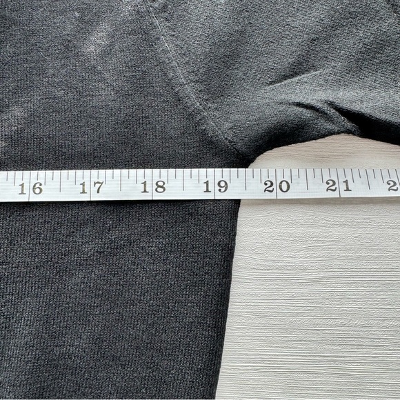 A NEW DAY Fine Gauge V Neck Sweater XS Black Long Sleeve Wide Rib Hem Casual New - Picture 5 of 13